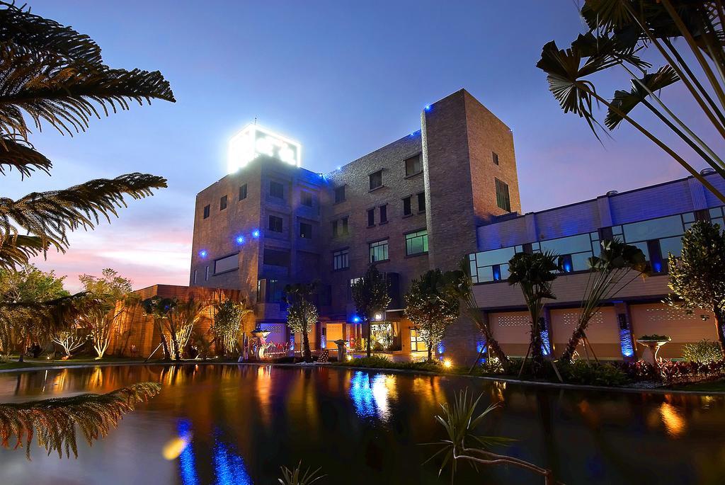 All-Ur Boutique Motel-Ping Tung Branch Pingtung Εξωτερικό φωτογραφία