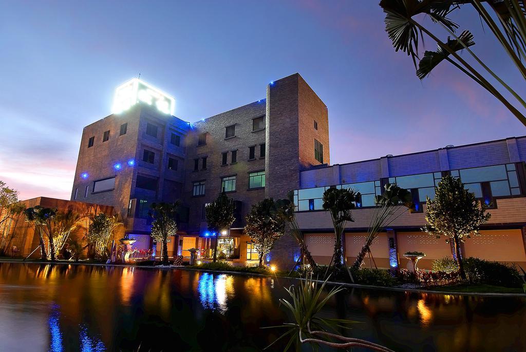 All-Ur Boutique Motel-Ping Tung Branch Pingtung Εξωτερικό φωτογραφία