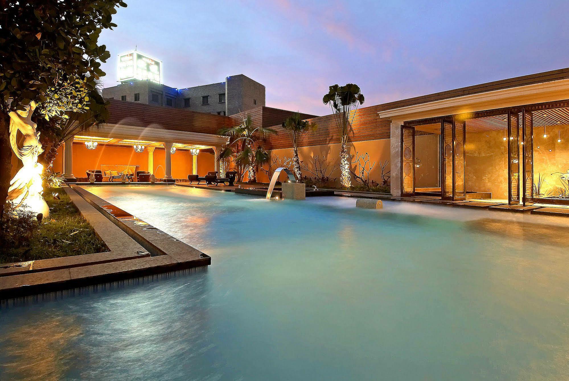 All-Ur Boutique Motel-Ping Tung Branch Pingtung Εξωτερικό φωτογραφία